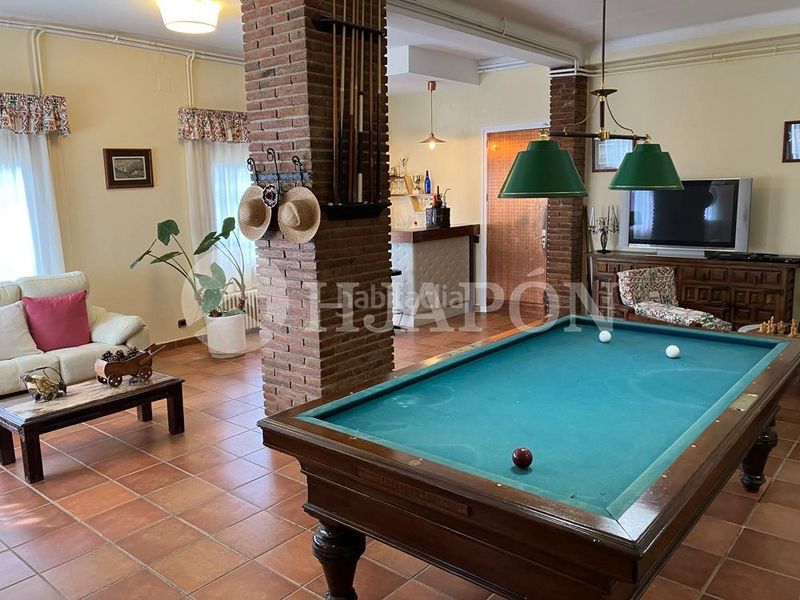 Foto 56c88b5e-f001-44e5-9b0c-62d59456afe8. Casa amb calefacció aparcament piscina a Premià de Dalt