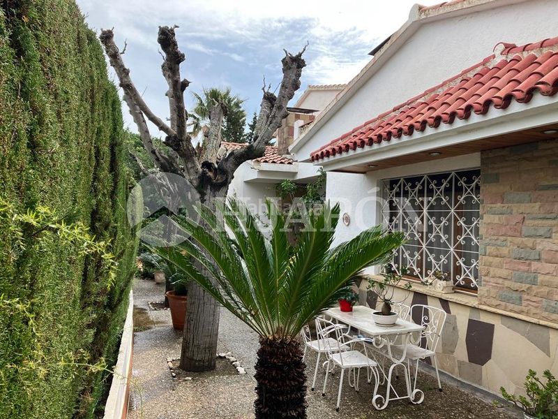 Foto 802e882a-3ab3-4ffd-b4ff-e6b9be312655. Casa amb calefacció aparcament piscina a Premià de Dalt