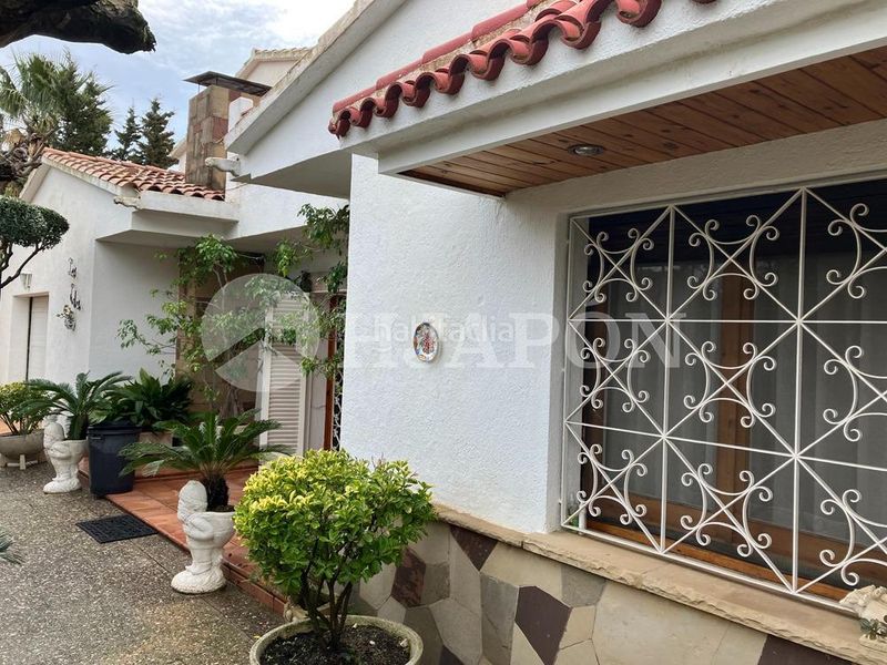 Foto c4219e29-4e33-4d29-9bb0-290bd9836326. Casa amb calefacció aparcament piscina a Premià de Dalt