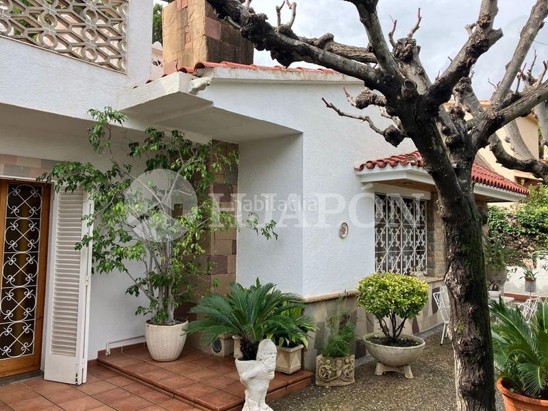 Foto f6b5a3e8-0963-4254-8f77-4ff7afdc3ffd. Casa amb calefacció aparcament piscina a Premià de Dalt