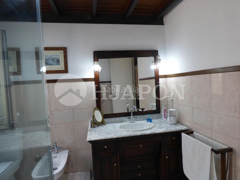 Foto 46446aa2-e2b3-4a6f-8d91-05897a041b07. Casa amb calefacció aparcament piscina a Teià