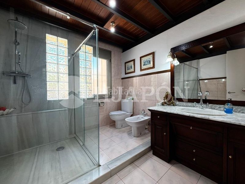 Foto 4868d686-551b-4d09-8093-767d847b8b19. Casa amb calefacció aparcament piscina a Teià