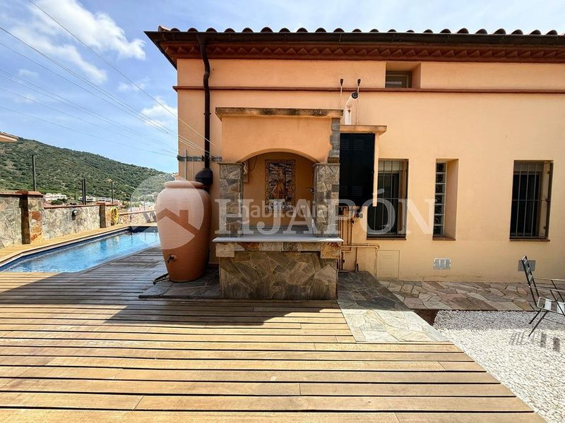 Foto a9eccf3f-af6c-40e0-9cf0-403739b2321a. Casa amb calefacció aparcament piscina a Teià