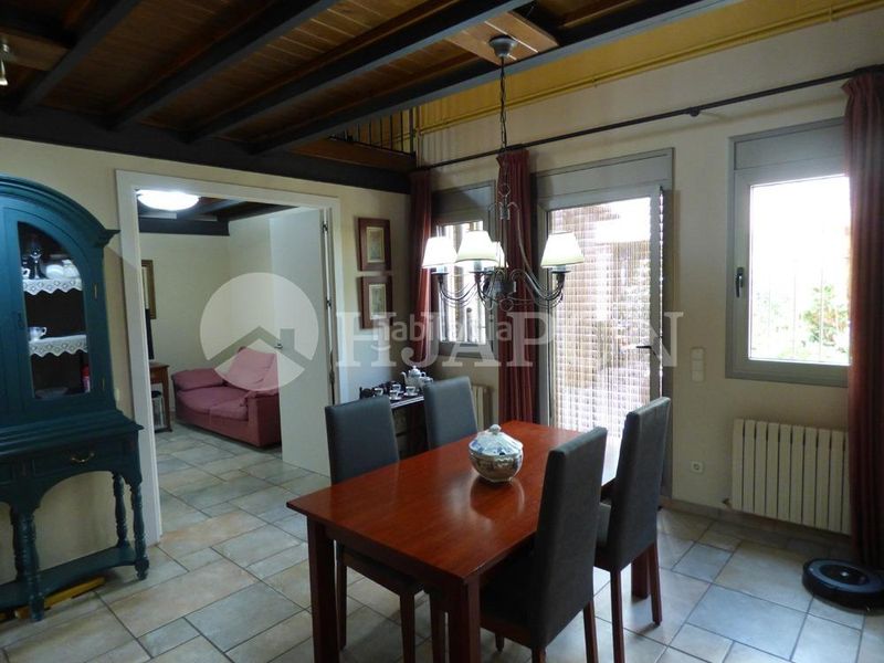Foto bb35fbd5-6057-4f83-b761-c0cf37a2e37e. Casa amb calefacció aparcament piscina a Teià