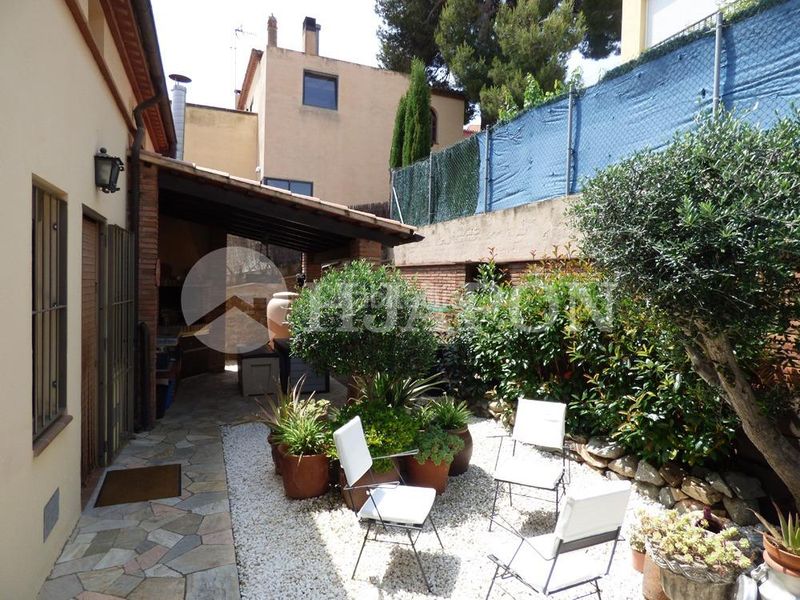 Foto dafacc7f-d408-4ac1-9a5a-0b8add36acee. Casa amb calefacció aparcament piscina a Teià