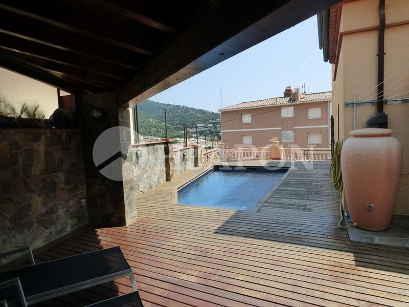 Foto f0222f78-7b1f-4534-8642-5d8e4d47fbee. Casa amb calefacció aparcament piscina a Teià