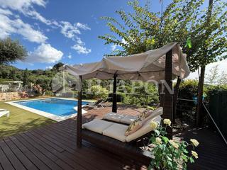 Casa a Alella. Descubre tu oasis privado en alella parc  casa independiente con