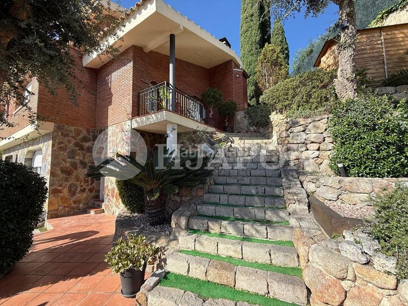 Foto 831c82ef-1037-4771-be32-28da28d49511. Casa amb calefacció aparcament a Alella
