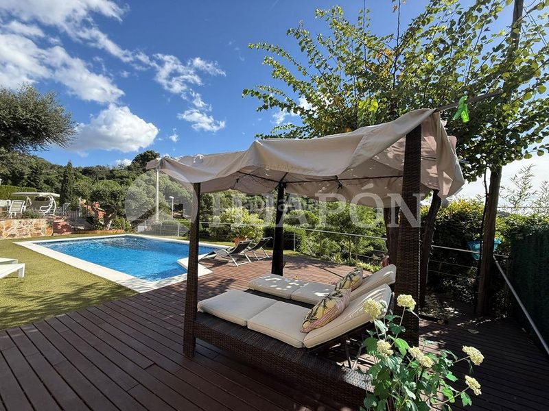 Foto a8c13801-ce7e-42fe-b980-a92a1e8f7793. Casa amb calefacció aparcament a Alella