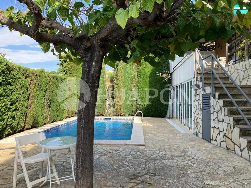 Foto 0442dd92-bc61-4113-83af-7adc08ad8f7a. Haus mit heizung parking pool in Teià