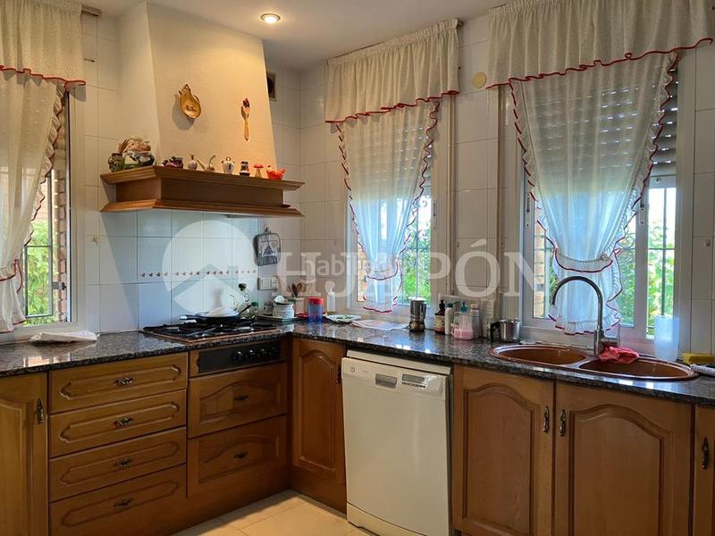 Foto 0f492783-c2f0-40bb-8696-a596c17f3421. Haus mit heizung parking pool in Teià