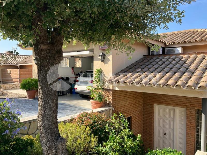 Foto 63a214e8-7872-42b2-a5b5-eb20b935bd9b. Haus mit heizung parking pool in Teià