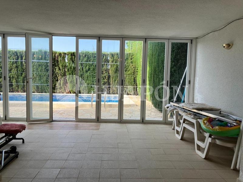 Foto 84191f86-6999-438d-8307-13b90a903433. Haus mit heizung parking pool in Teià