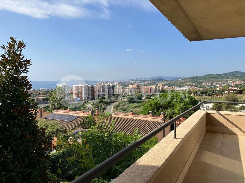 Foto b441b05a-b149-43bc-8ece-521a24391faf. Haus mit heizung parking pool in Teià