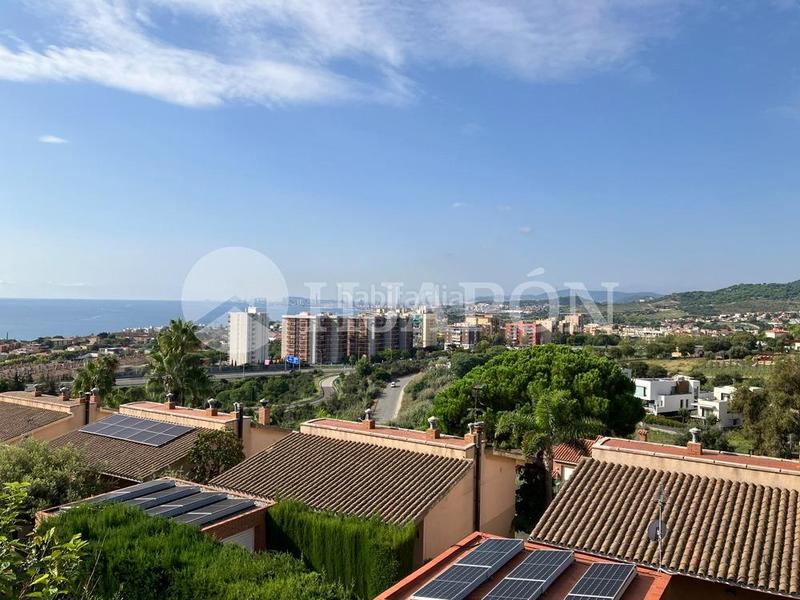 Foto c255a29c-d3f6-4bb3-8ce9-af23cdf36a0f. Haus mit heizung parking pool in Teià