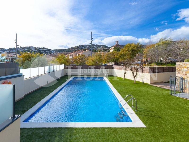 Foto 088fb585-da31-4055-9c14-931ac95f32d4. Pis amb aparcament piscina a Alella