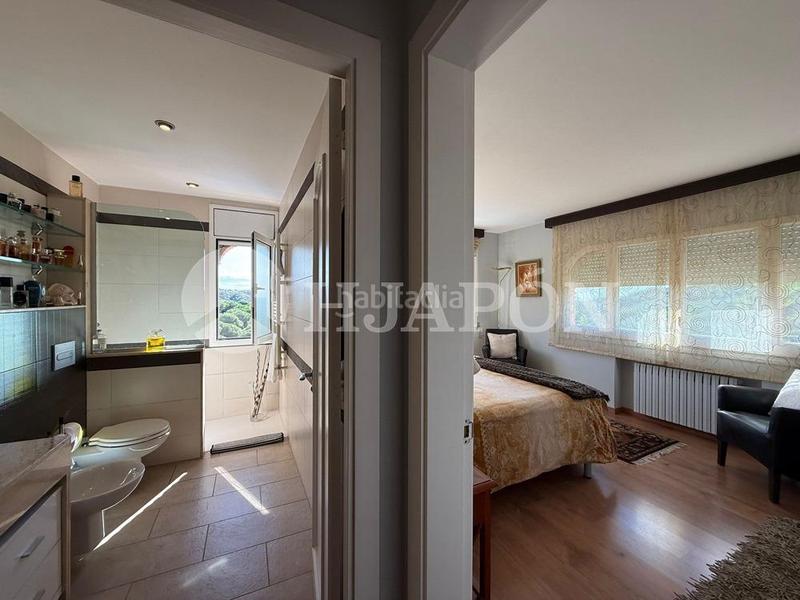 Foto 2e6193c2-f86d-49d9-8535-7bfe642bd7cc. Casa con riscaldamento parcheggio in Alella