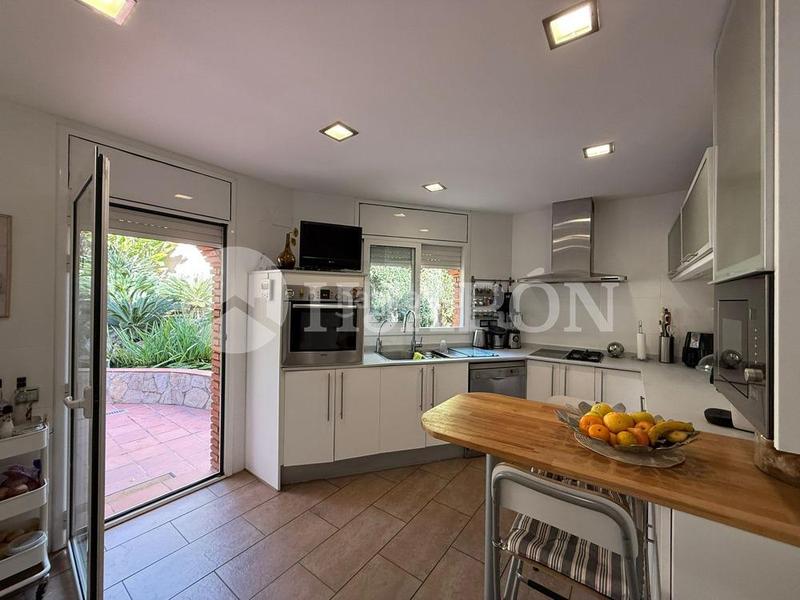 Foto 85301467-2957-4bf5-81f0-b674bee22dfc. Casa con riscaldamento parcheggio in Alella