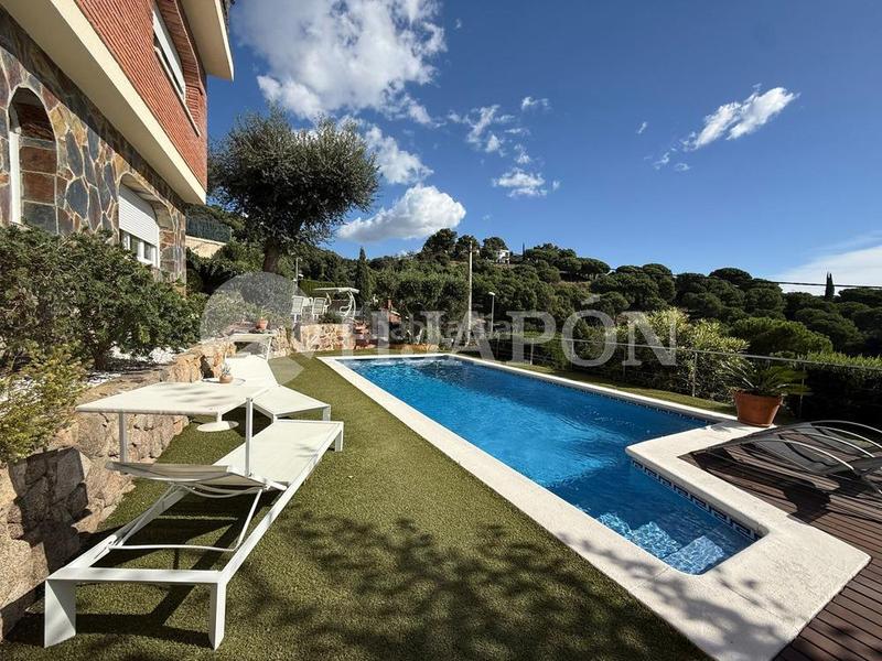 Foto 8bd70f4b-38ca-425a-8c98-2df6452f866f. Casa con riscaldamento parcheggio in Alella