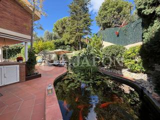 Maison à Alella. Propiedad con piscina en alella
