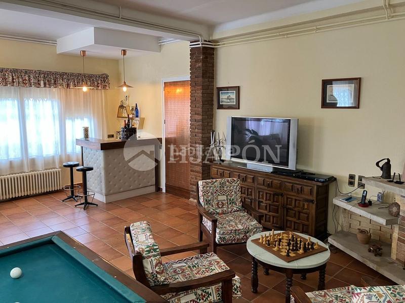 Foto 79ca837f-f354-4ded-8c2a-0560d8d8c452. Casa  con piscina en premia de dalt. en Premià de Dalt