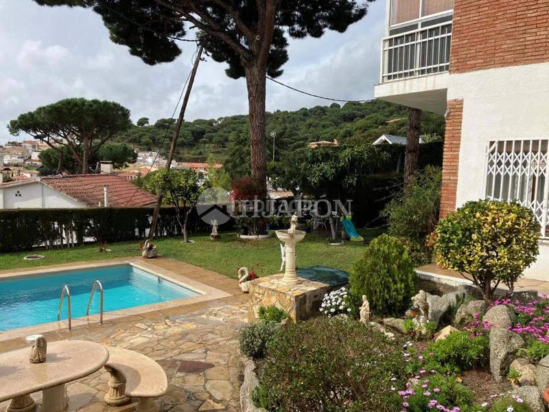 Foto d7f69f39-a37d-4dbb-96b1-c5954c7ca6e1. Casa  con piscina en premia de dalt. en Premià de Dalt