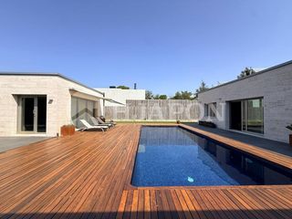 Casa in Vallromanes. Propiedad de diseño junto al golf y en una sola planta.