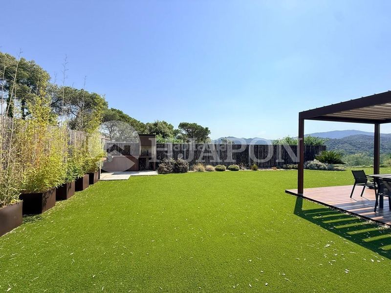 Foto 466faeef-61b8-41ce-a965-7c66d2885063. Casa amb calefacció aparcament piscina a Vallromanes
