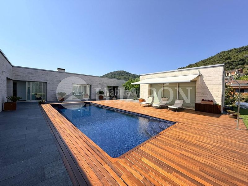 Foto e7ddd303-236a-4ae0-b6e1-e264bc6bf6e1. Casa amb calefacció aparcament piscina a Vallromanes