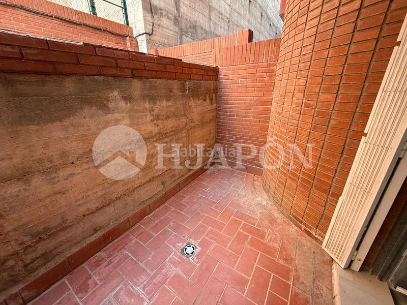 Foto 7d3ee0f3-89fb-45d9-8689-9af82a3ad846. Locale commerciale in Lloreda Badalona