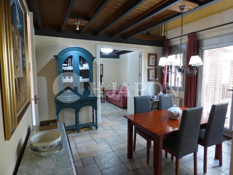 Foto a3eab9dd-79fb-48b3-9cc8-3914cc8a1b49. Maison avec chauffage parking piscine dans Teià