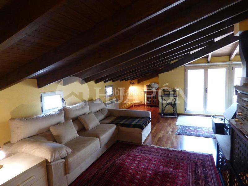 Foto f9e36b8f-55fb-4096-9c17-c31434ab1c65. Maison avec chauffage parking piscine dans Teià