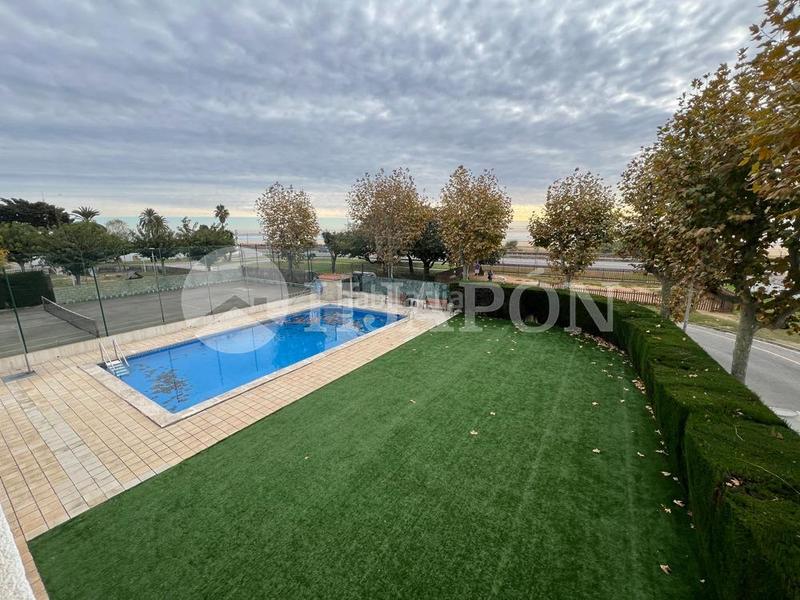 Foto 1f600742-7d6a-43a9-bdf6-4f3f8ef18709. Piso  con vistas al mar en premia de mar. en Can Pou-Camp de Mar Premià de Mar