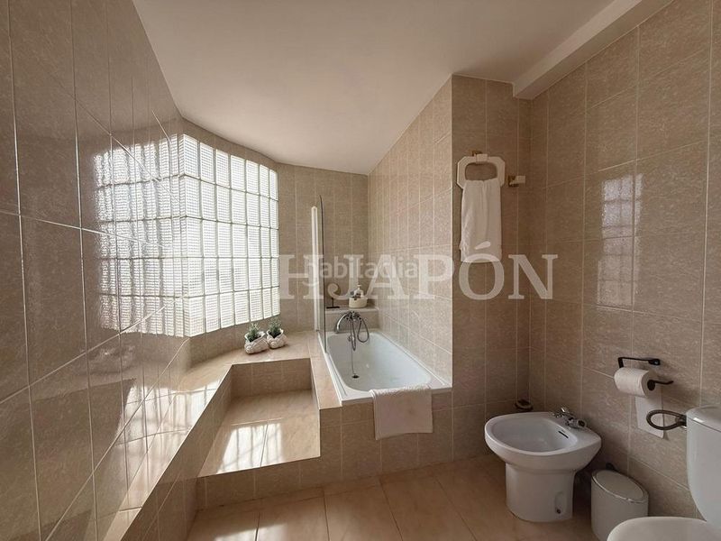 Foto 946cba51-5e1d-4a7e-9e44-5c6dfade3cee. Casa amb aparcament piscina a Alella