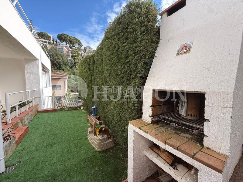 Foto cc03a7d4-0b64-48e7-bd98-e579a02bd9ad. Casa amb aparcament piscina a Alella