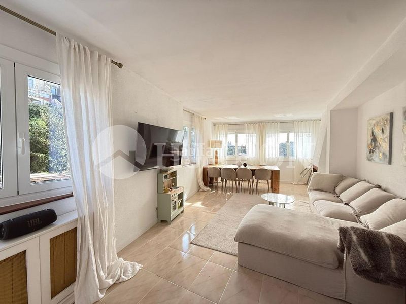 Foto cce3c9bf-d83f-42f5-aa13-867c4376143c. Casa amb aparcament piscina a Alella