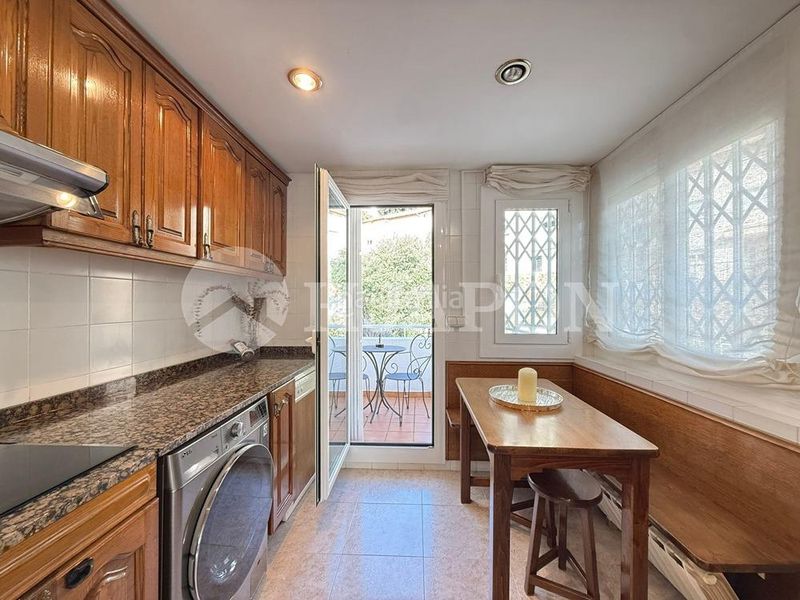 Foto f4bd274b-3269-4196-b18c-f8d32b61150f. Casa amb aparcament piscina a Alella