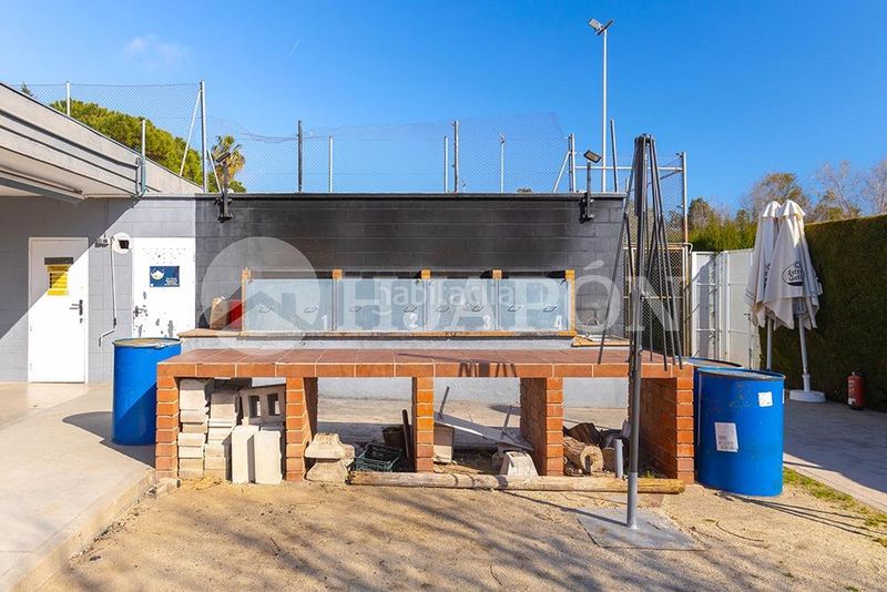 Foto e44b6ba2-c8e4-4e2f-a483-5b1df0dcbbbe. Àtic amb calefacció aparcament piscina a Tiana