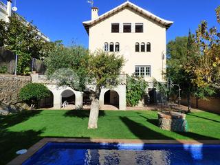 Casa a Califòrnia-Santa Madrona. Magnifica propiedad situada a pocos metros del mar