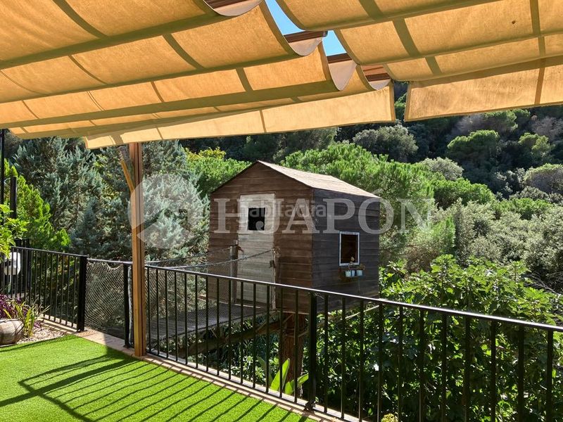 Foto 10ad723c-5470-4b06-854a-113f205517a8. Casa amb aparcament piscina a Alella