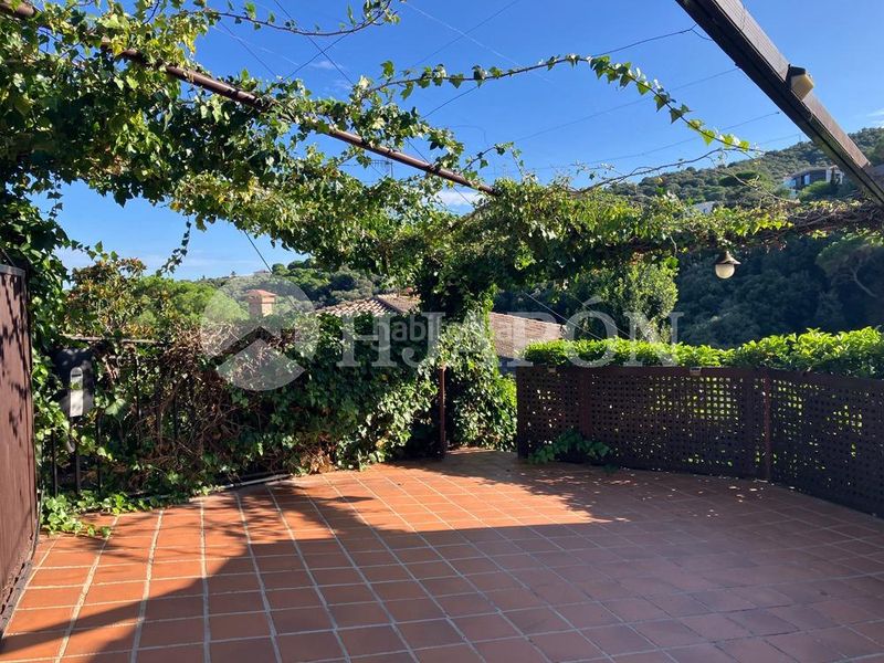 Foto 4818d311-f8fe-4bbd-b789-cb53141012de. Casa amb aparcament piscina a Alella