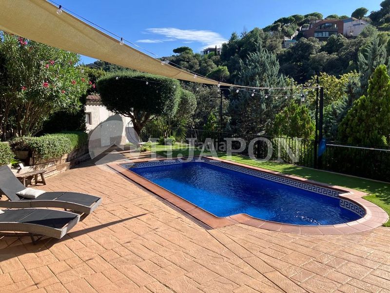Foto 54a09294-a275-42b3-827c-eeca8337a83c. Casa amb aparcament piscina a Alella