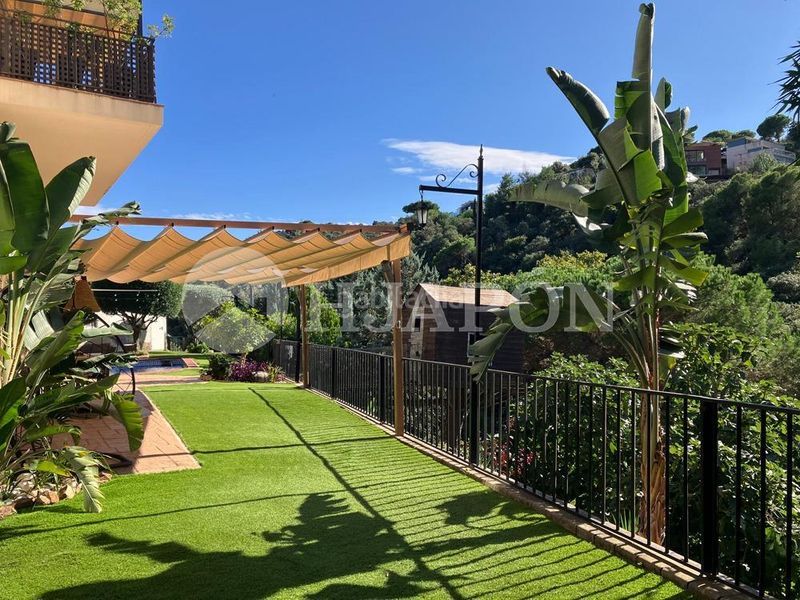 Foto d0bc54ab-e0f7-4d70-94d0-3e9cb760edac. Casa amb aparcament piscina a Alella