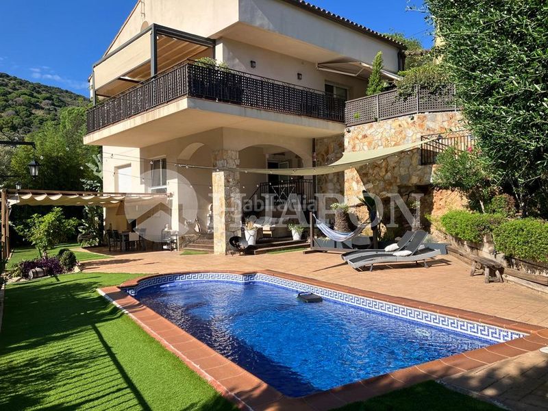 Foto ebd59378-63d4-42da-990c-b48591478abc. Casa amb aparcament piscina a Alella