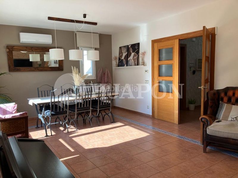 Foto f6f188ef-2b74-4173-af90-a5b937f3e700. Casa amb aparcament piscina a Alella