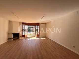 Lloguer Casa adossada a Veral d´Ocata. Magnífica casa para estrenar en segunda línea de mar