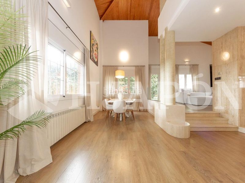 Foto 83a6d921-33a6-4b02-a6d5-0b3dcd7a607f. Casa amb aparcament piscina a Nucli Urbà Argentona