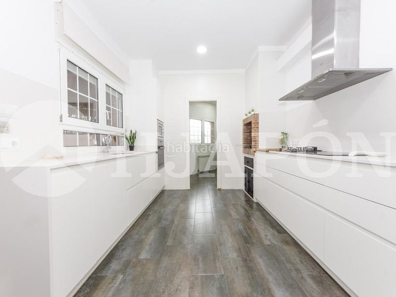 Foto 8894ecc2-4d0c-4d6f-8a3c-6a691c33b8bf. Casa amb aparcament piscina a Nucli Urbà Argentona