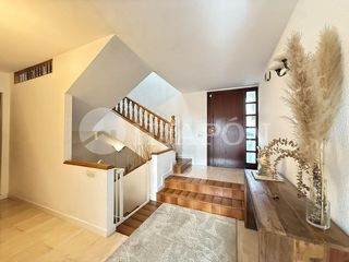 Casa in Alella. Magnífica propiedad con vistas al parque natural