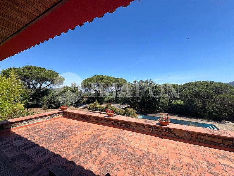 Foto 309fa24f-259c-4693-b08d-8a6e64d735ed. Casa amb calefacció aparcament piscina a Vallromanes